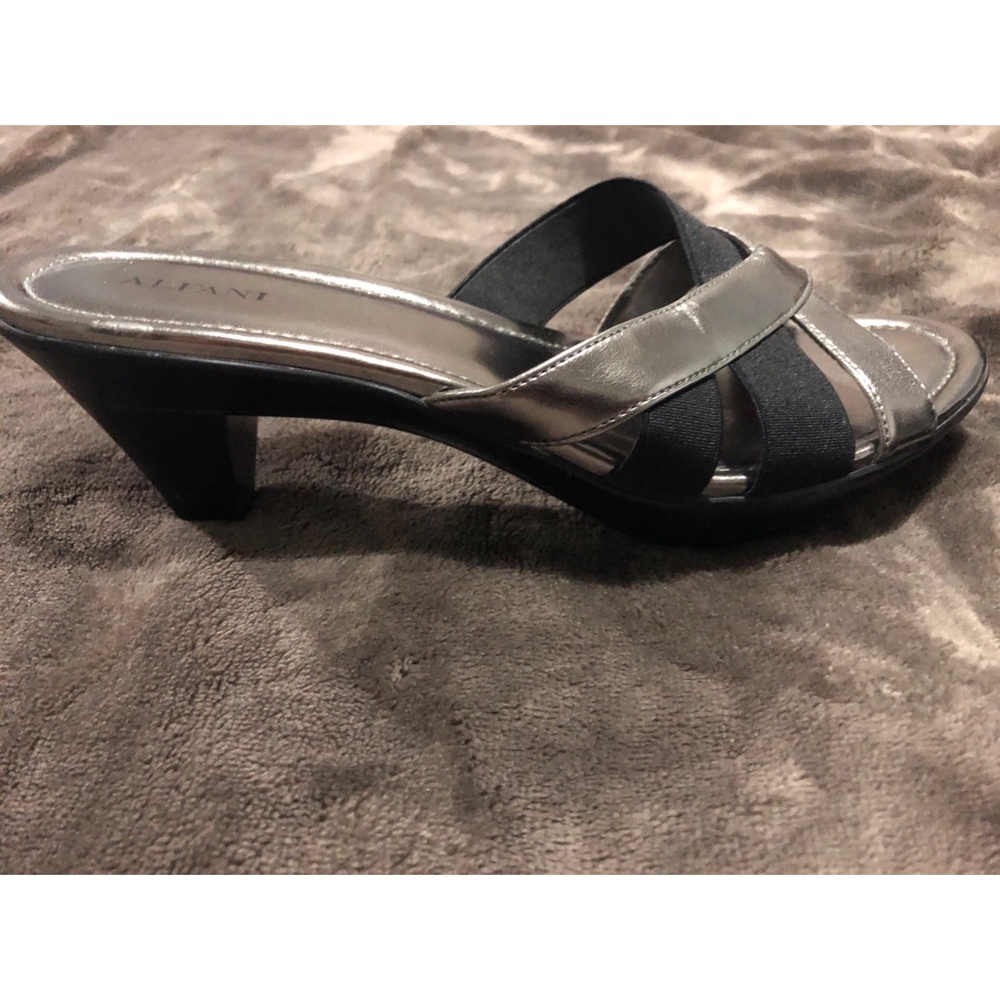 Alfani ladies heel, size 8